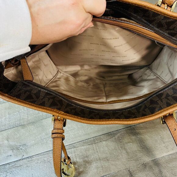 Michael Kors Preloved Jet Set Travel Large Tote Brown Size Large - Picture 9 of 11